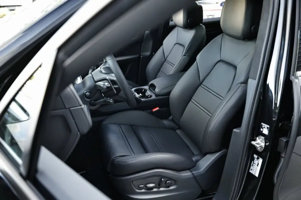 2026 Porsche Cayenne Turbo E-Hybrid - Photo 39