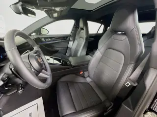 2025 Porsche Panamera Base - Photo 37