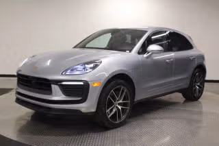 2025 Porsche Macan -'s photo