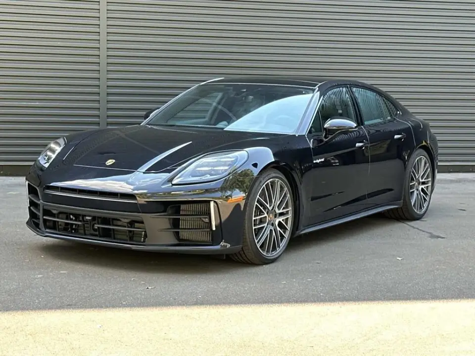 2025 Porsche Panamera 4 E-Hybrid - Photo 7