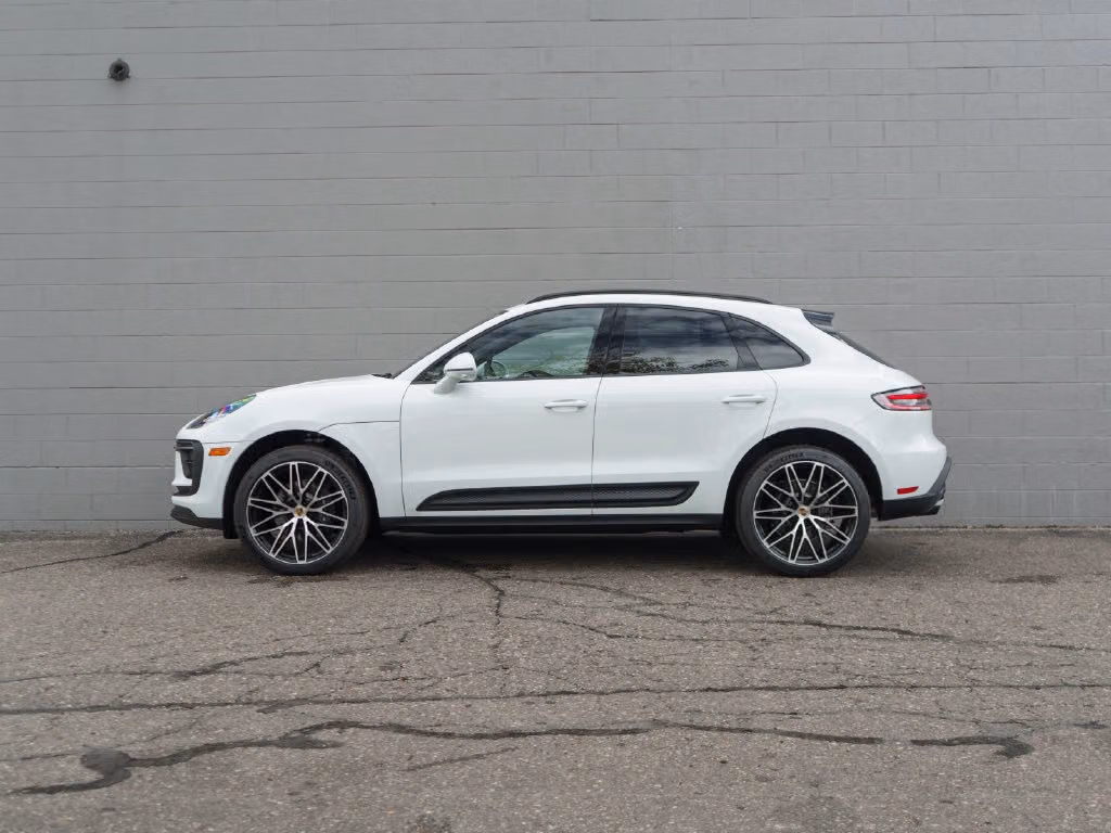 2026 Porsche Macan Base - Photo 12