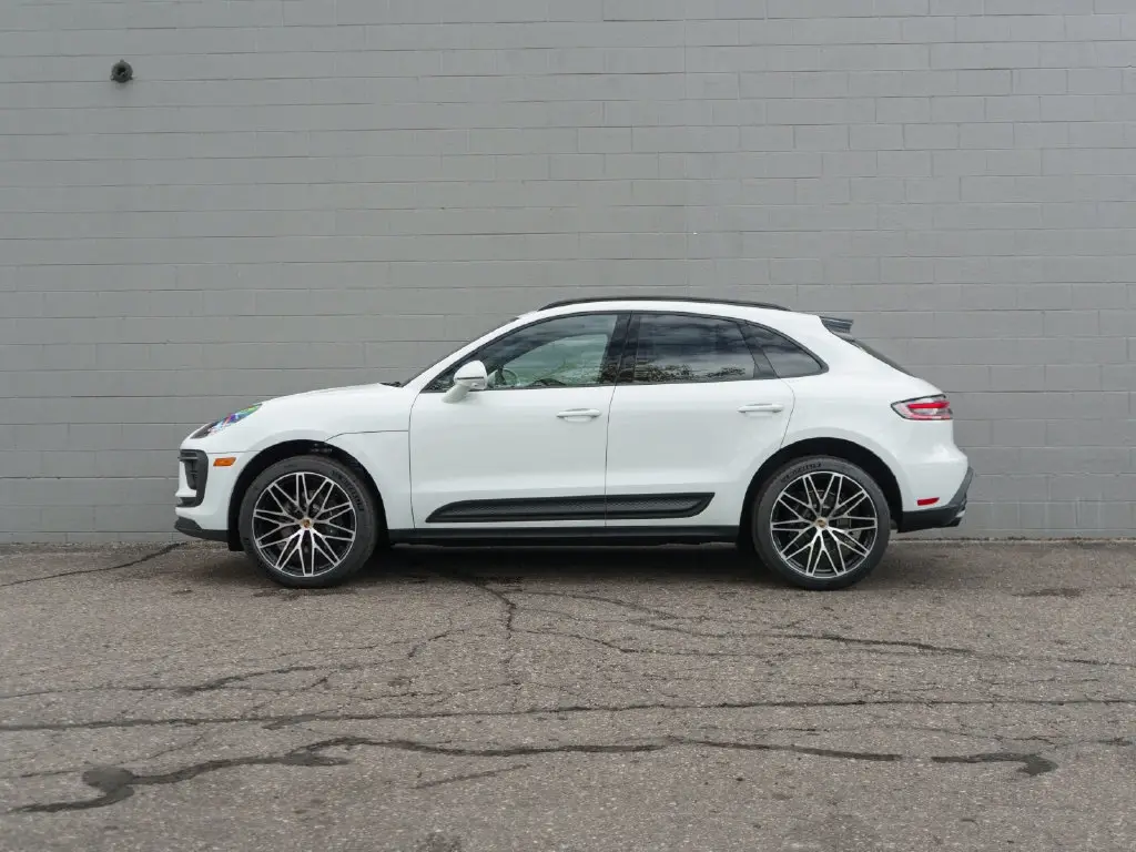 2026 Porsche Macan Base - Photo 16