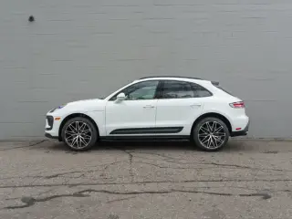 2026 Porsche Macan Base - Photo 13