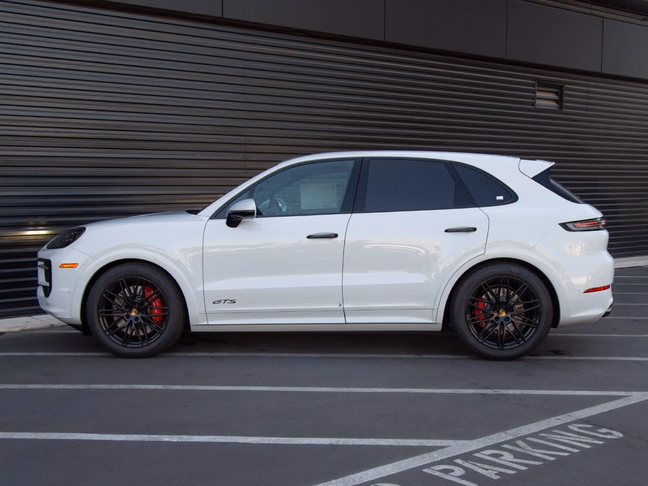 2026 Porsche Cayenne GTS - Photo 12