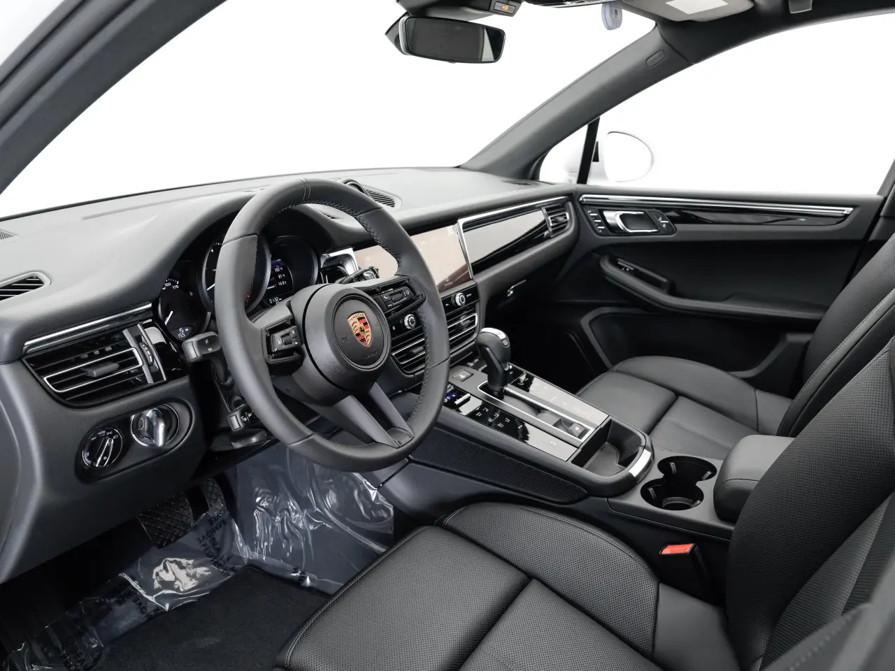 2025 Porsche Macan Base - Photo 32