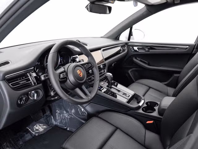 2025 Porsche Macan Base - Photo 26
