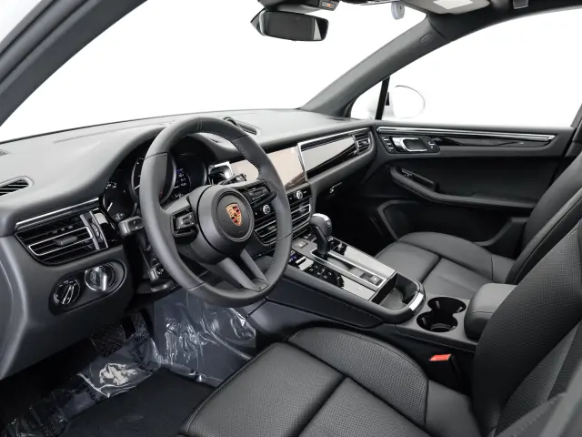 2025 Porsche Macan Base - Photo 30