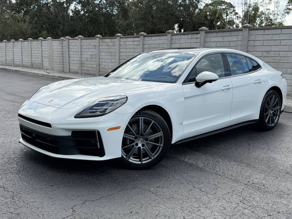 2026 Porsche Panamera