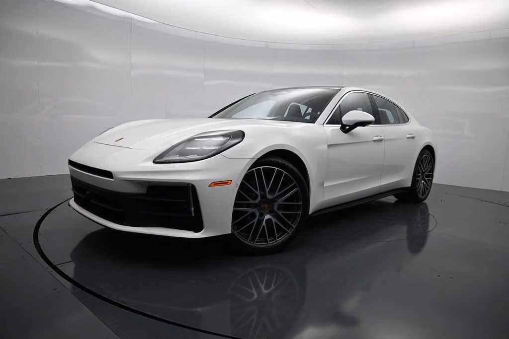 2026 Porsche Panamera 4