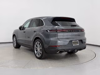 2026 Porsche Cayenne E-Hybrid - Photo 17