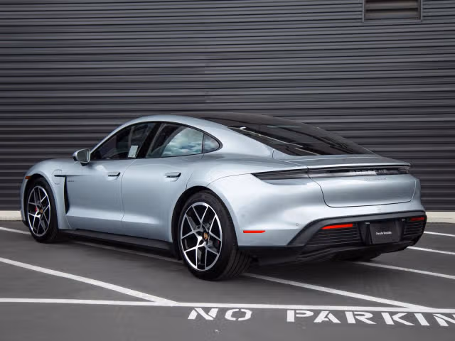 2026 Porsche Taycan S - Photo 18