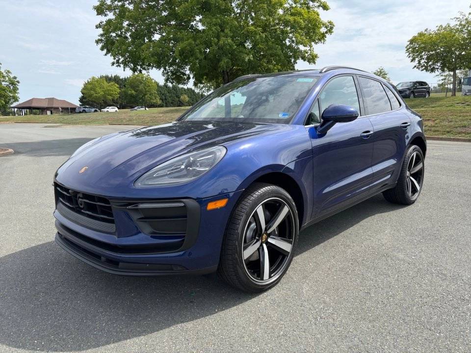 2026 Porsche Macan Base
