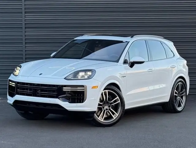 2026 Porsche Cayenne Turbo E-Hybrid - Photo 6