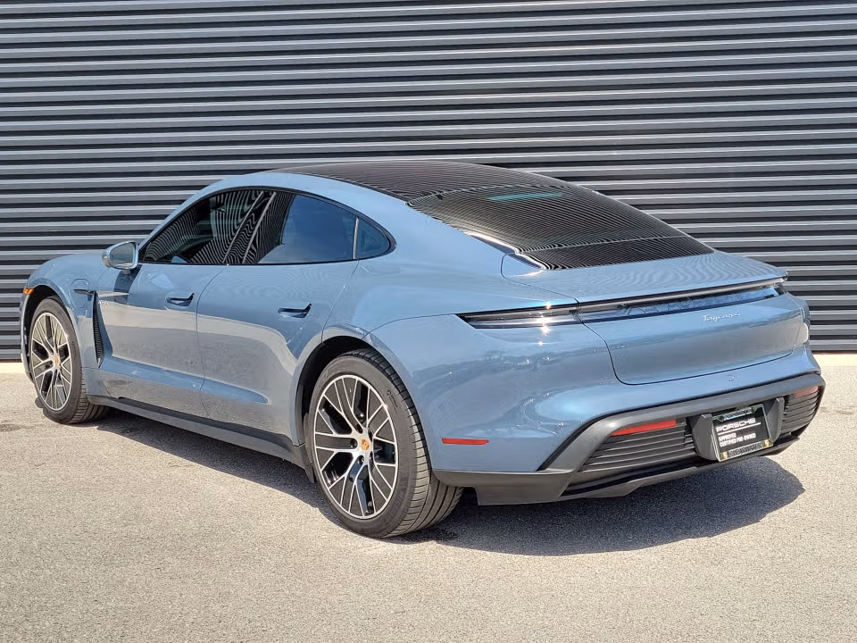 2025 Porsche Taycan 19