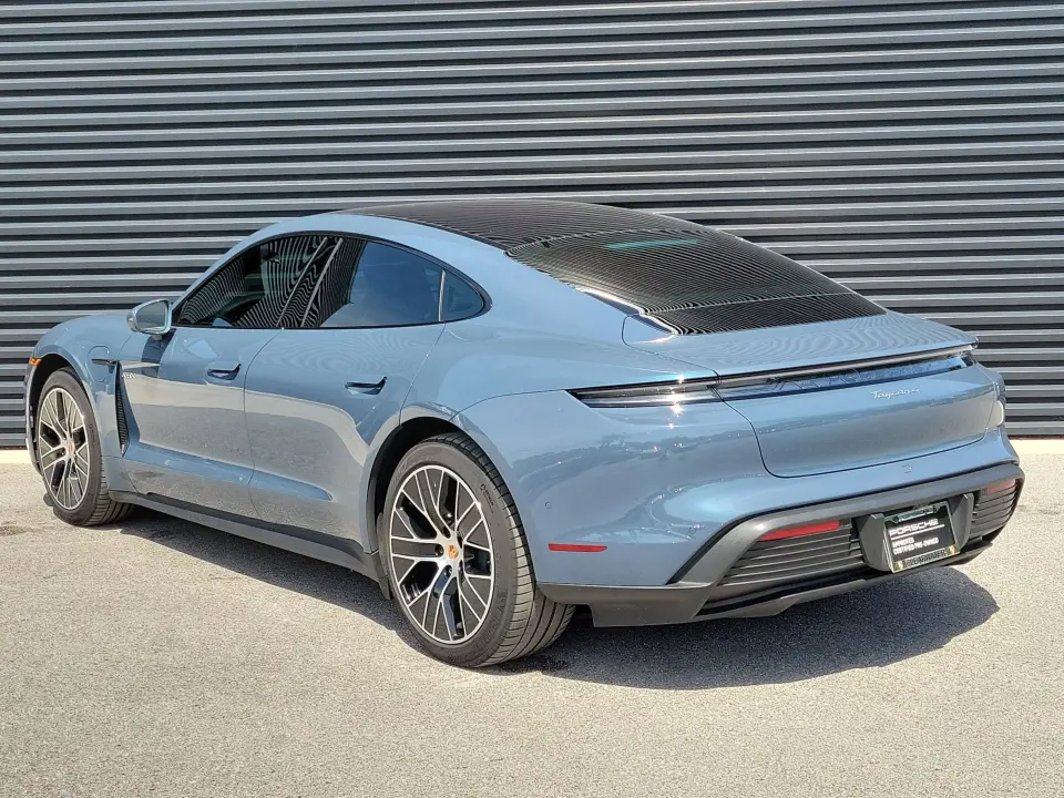 2025 Porsche Taycan 23