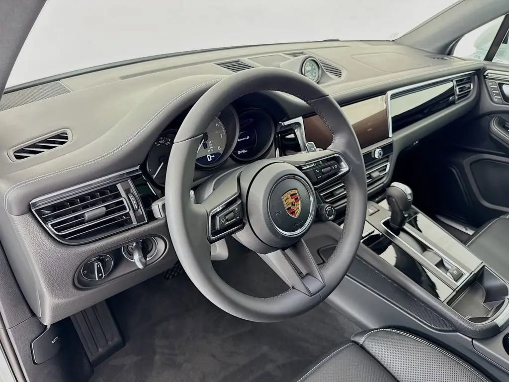 2026 Porsche Macan S - Photo 32