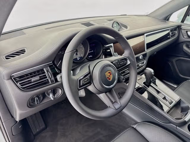 2026 Porsche Macan S - Photo 26