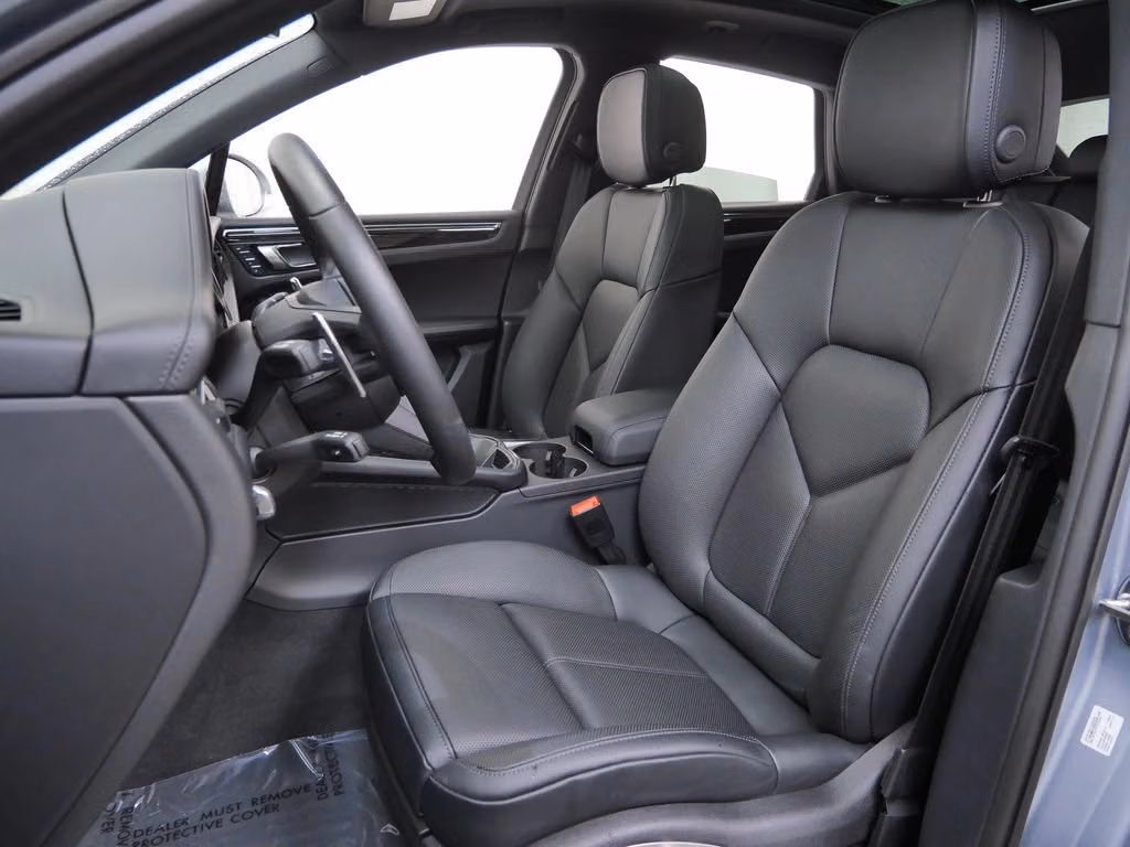 2026 Porsche Macan T - Photo 36