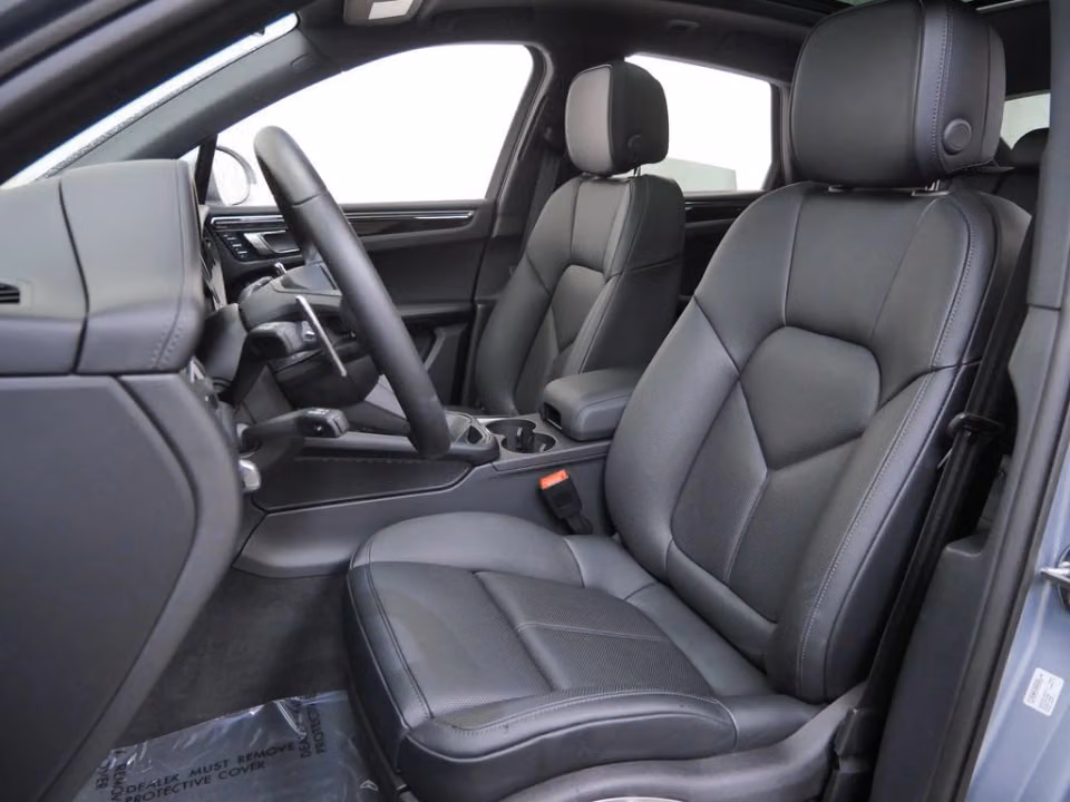 2026 Porsche Macan T - Photo 35