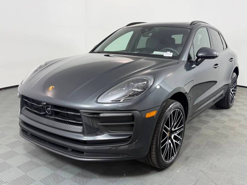 2026 Porsche Macan Base