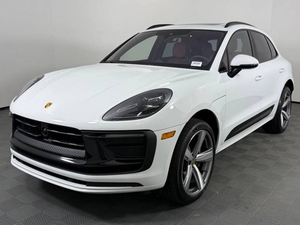 2026 Porsche Macan Base