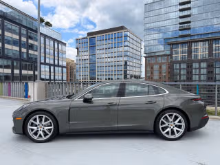 2026 Porsche Panamera 4 E-Hybrid - Photo 9