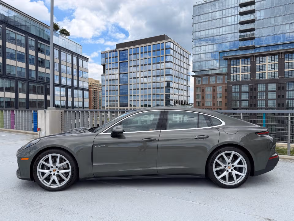 2026 Porsche Panamera 4 E-Hybrid - Photo 11