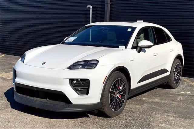 Used 2025 Porsche Macan S with VIN WP1AB2XA3SL150657 for sale in Conshohocken, PA