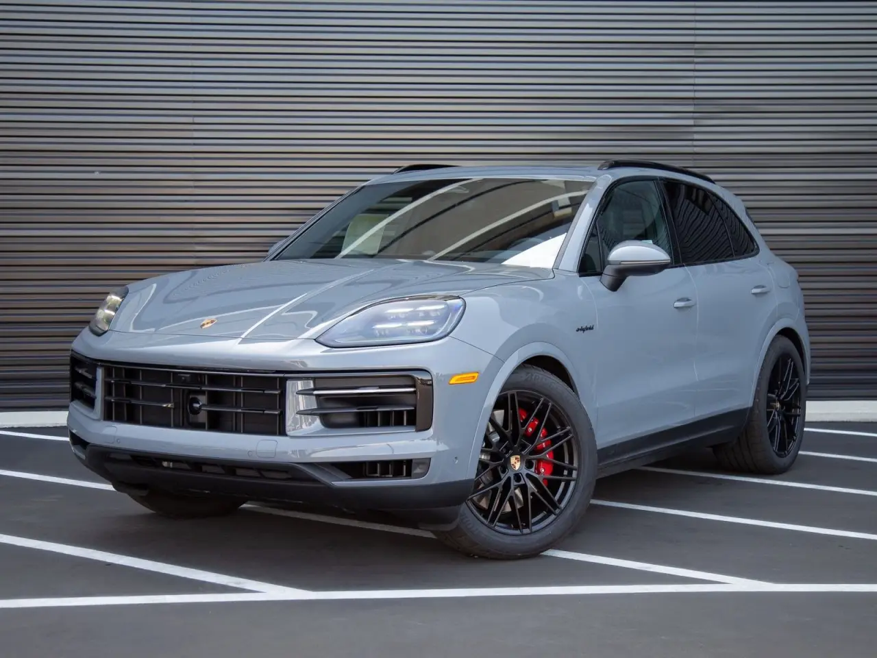 2026 Porsche Cayenne S E-Hybrid - Photo 8