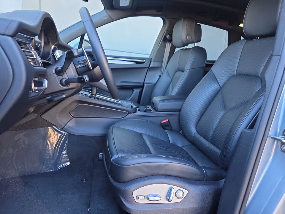 2026 Porsche Macan - Photo 35