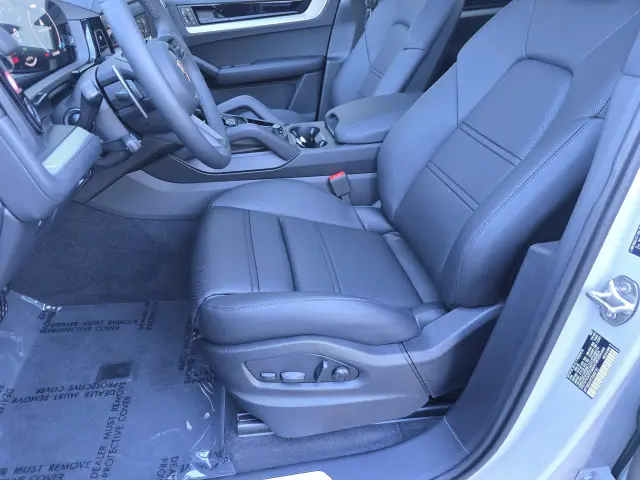2026 Porsche Cayenne Coup E-Hybrid - Photo 38