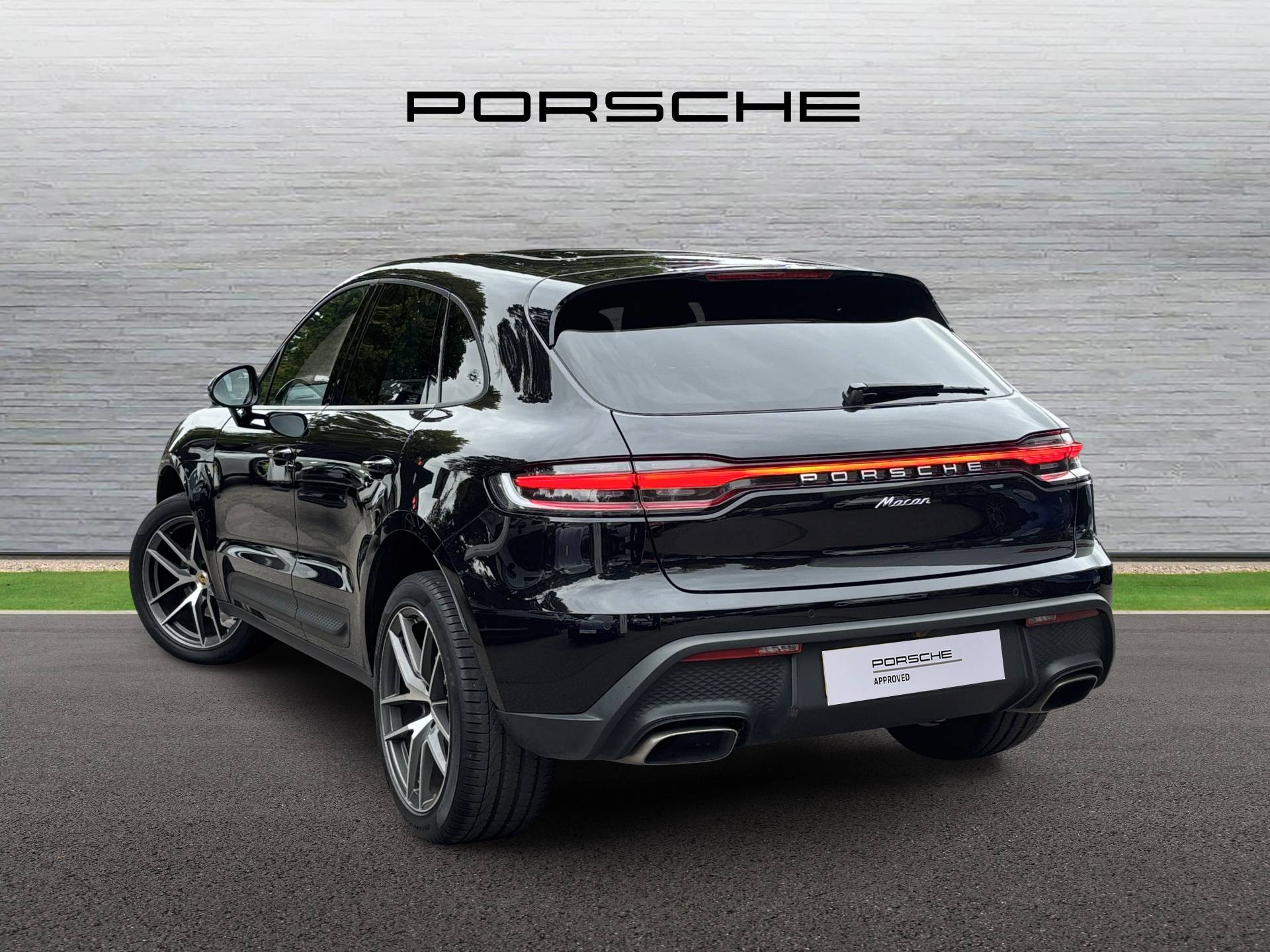 Macan, photo 2 of 28
