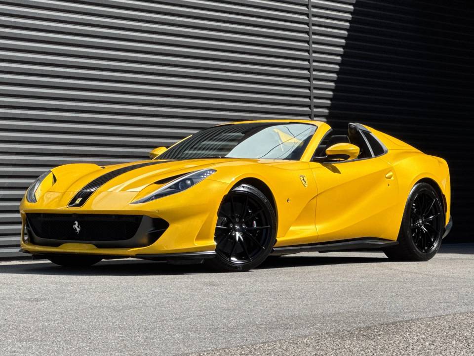 2022 Ferrari 812 GTS Base