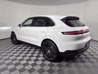 2026 Porsche Cayenne E-Hybrid - Photo 17