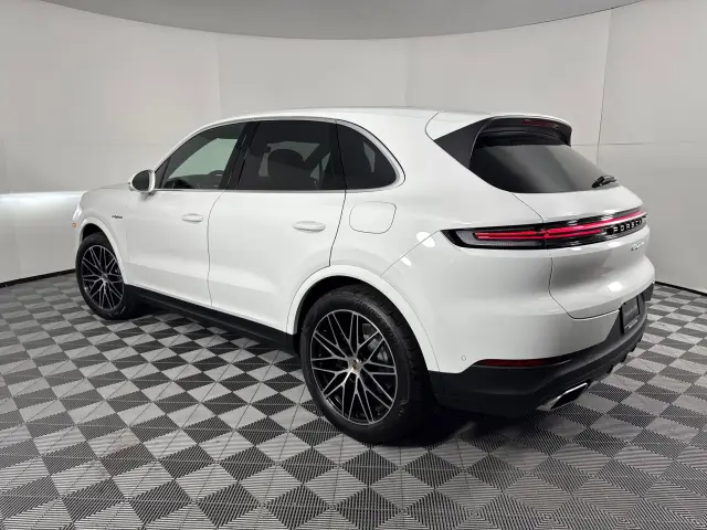 2026 Porsche Cayenne E-Hybrid - Photo 22