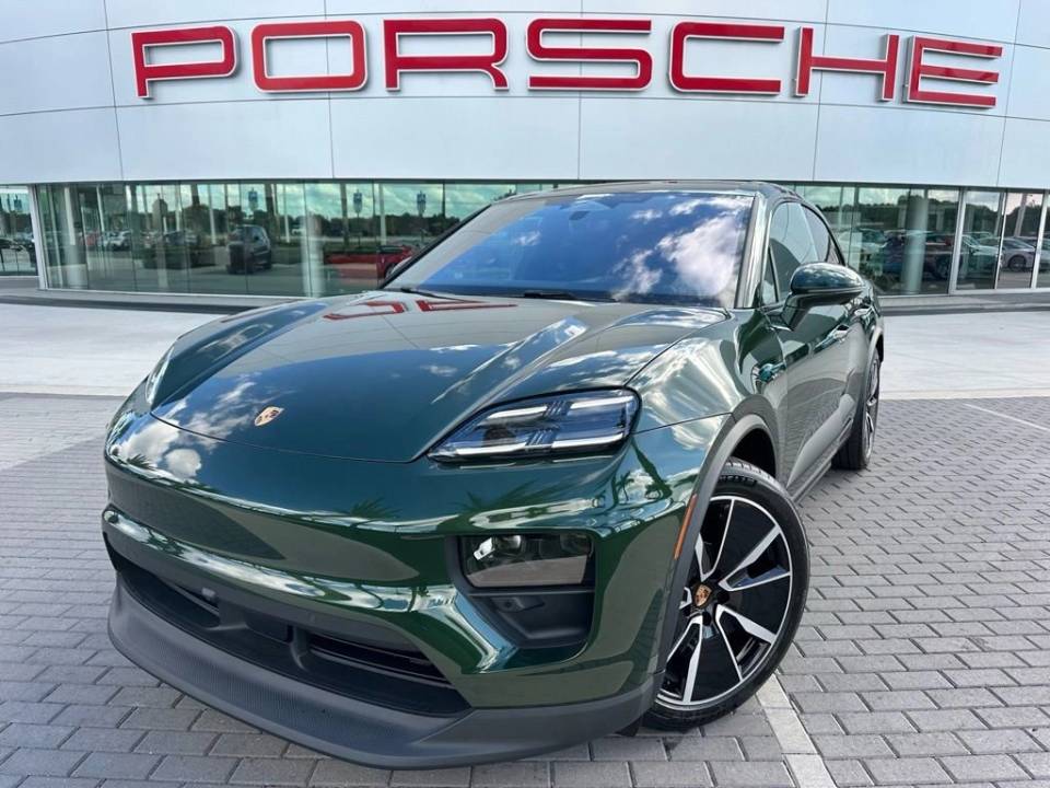 2025 Porsche Macan Base