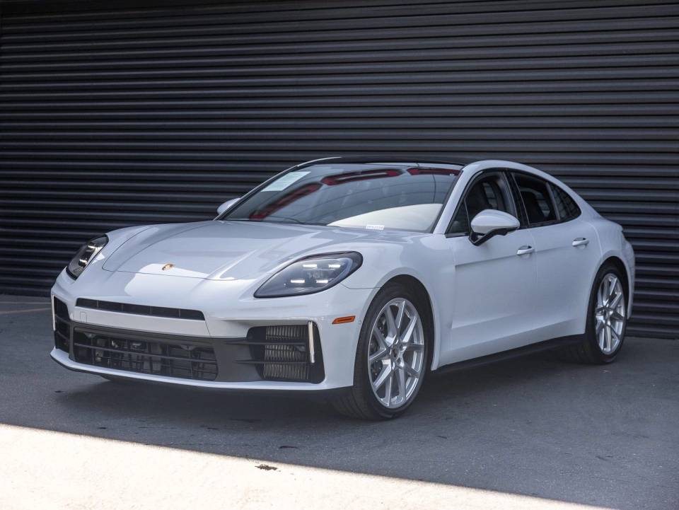 2025 Porsche Panamera Base