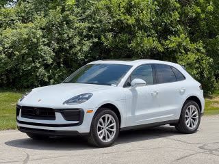 2025 Porsche Macan -'s photo
