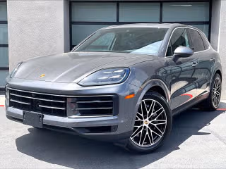 2024 Porsche Cayenne -'s photo