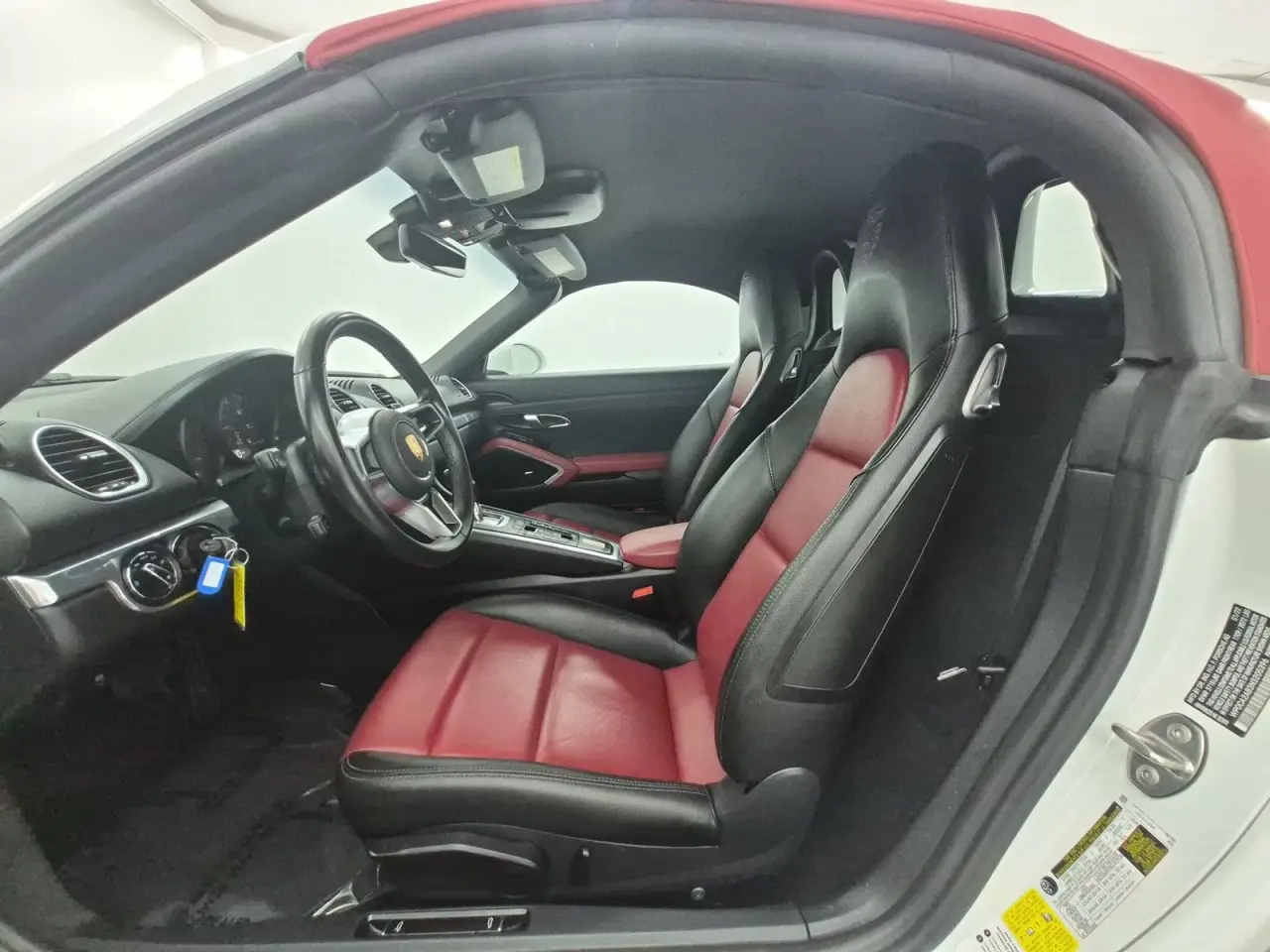 2022 Porsche 718 40