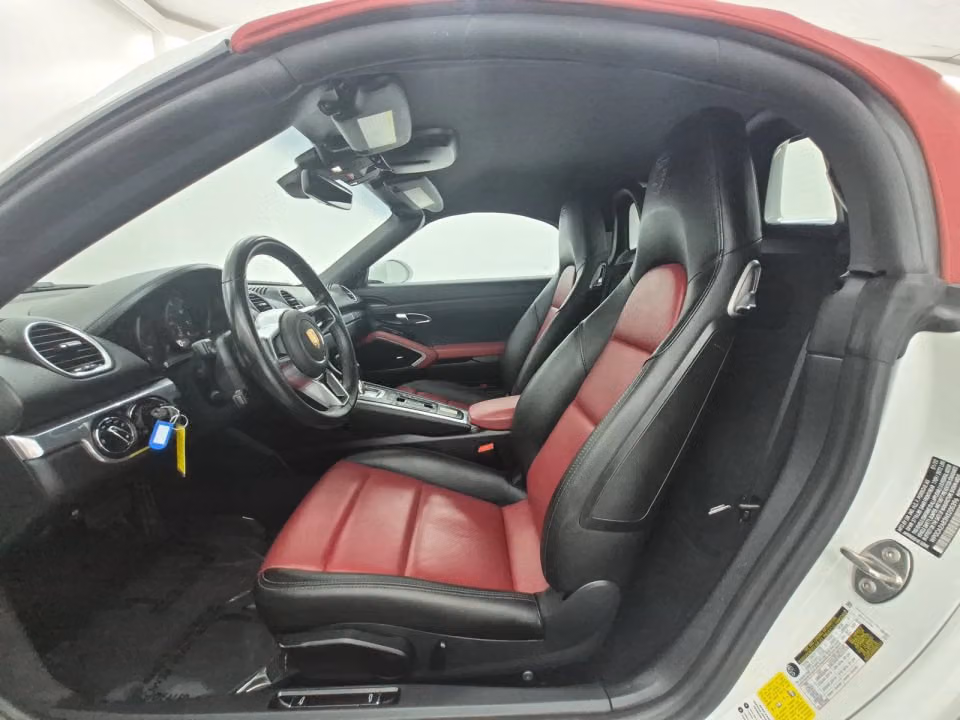 2022 Porsche 718 35