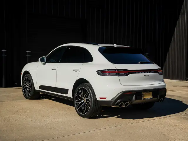 2026 Porsche Macan T - Photo 22