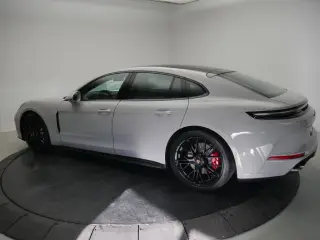 2026 Porsche Panamera GTS - Photo 21