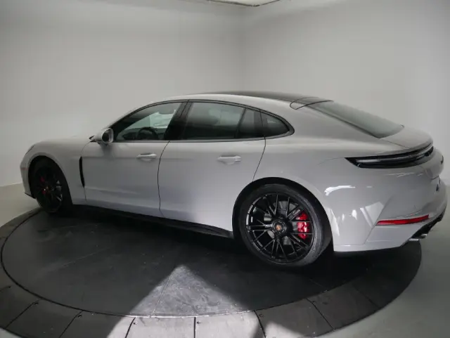 2026 Porsche Panamera GTS - Photo 22