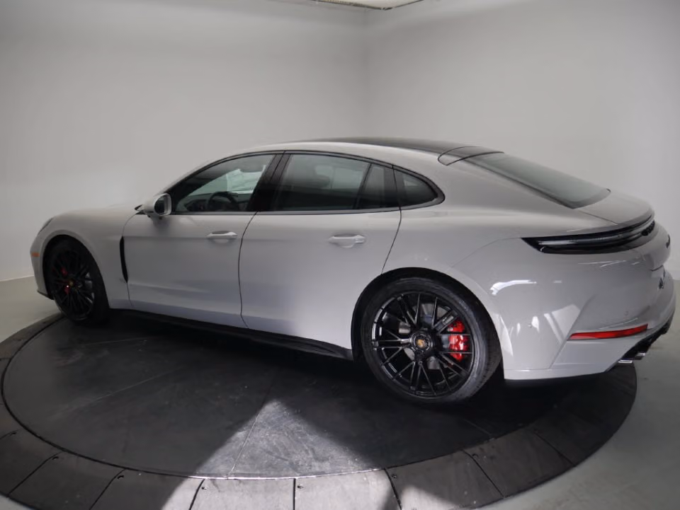 2026 Porsche Panamera GTS - Photo 19