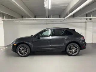 2026 Porsche Macan T - Photo 13