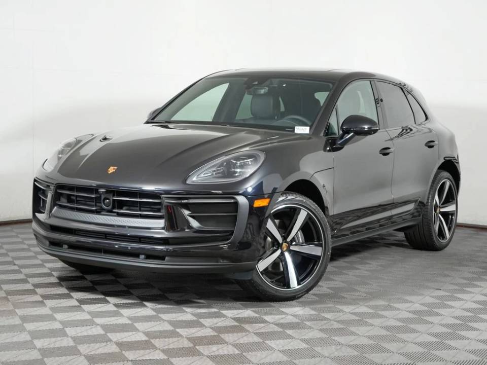 2026 Porsche Macan Base