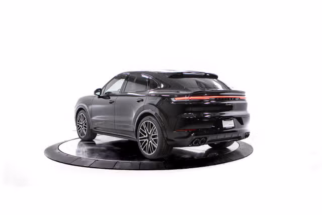 2026 Porsche Cayenne Coup Turbo E-Hybrid - Photo 18