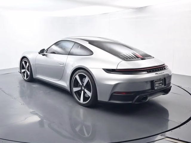 2025 Porsche 911 S - Photo 18
