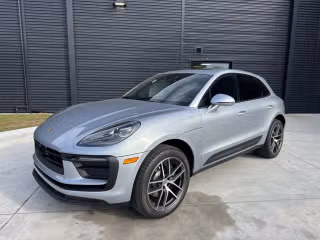 2026 Porsche Macan T's photo